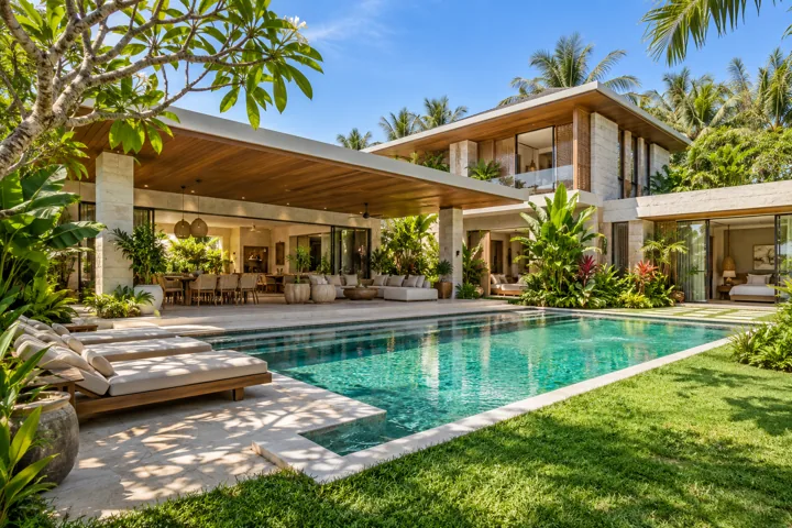 Villa and pool — illustration · Balangan